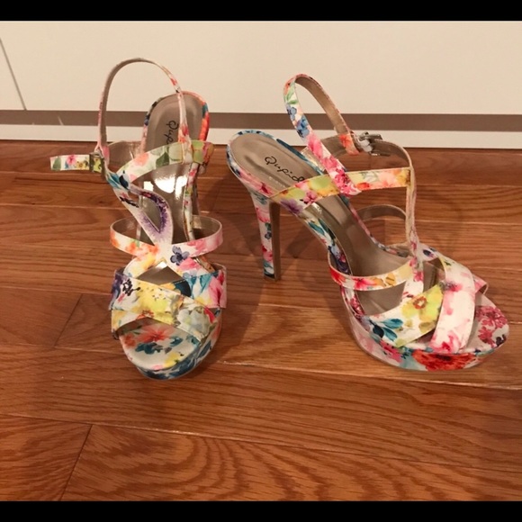 Floral Platform Heels - Picture 3 of 3